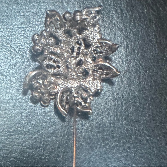 Antique Elegant Pink Crystal Brooch - Picture 2 of 2